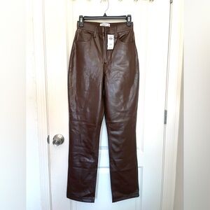 NWT Abercrombie & Fitch Brown The 90’s Straight Ultra Rise Curve Love Size 2